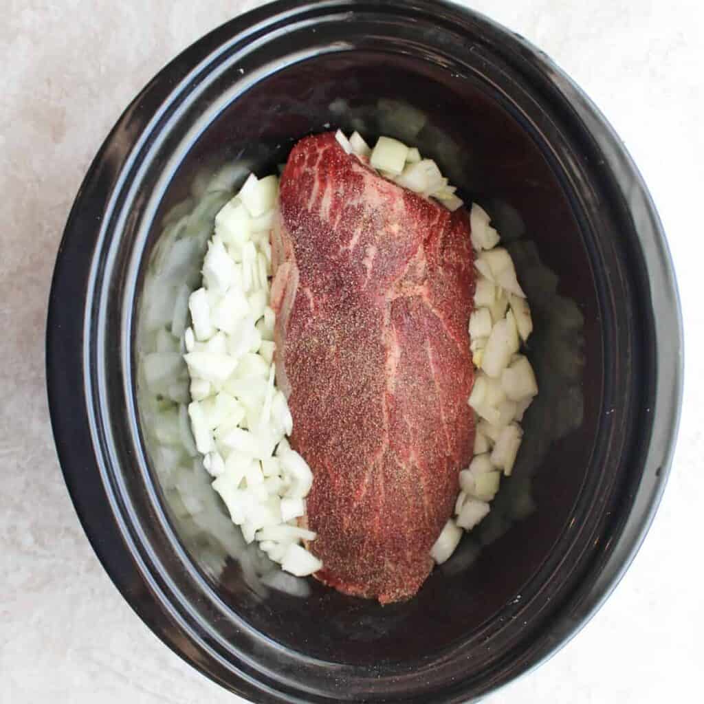 slow cooker pulled beef preparation