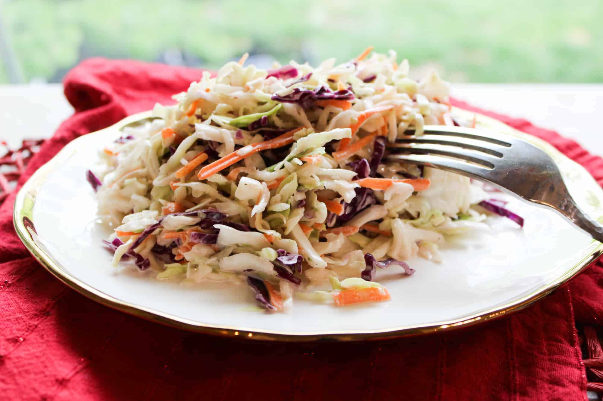 Easy Creamy Coleslaw 