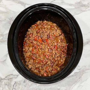 easy slow cooker chili feature